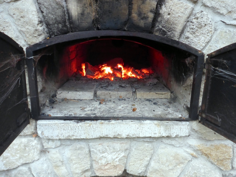 Pizzaofen auf dem Schulhof